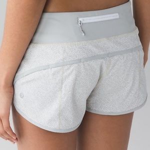 Lululemon Speed Up Shorts - Freckle Flower, Seal Gray